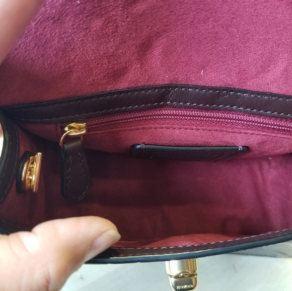 Coach Bowery crossbody in signature leather - Picture 7 of 9